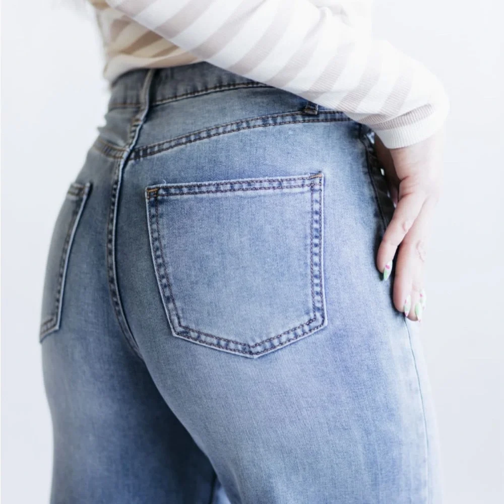 THREAD & SUPPLY High Rise Taylor Cloud Wide Leg Jeans | Size 30/8R - Picture 4 of 4